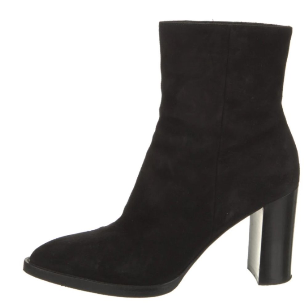 GIANVITO ROSSI BLACK SUEDE POINTY TOE ANKLE BOOTS